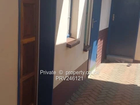 Neat detached 1bed wing to let in Avondale West 