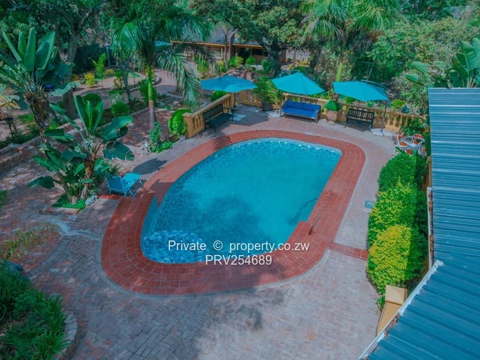 Executive 9bd dble storey house designed as a lodge 