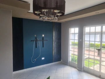 2 Bedroom Flat & Apartment