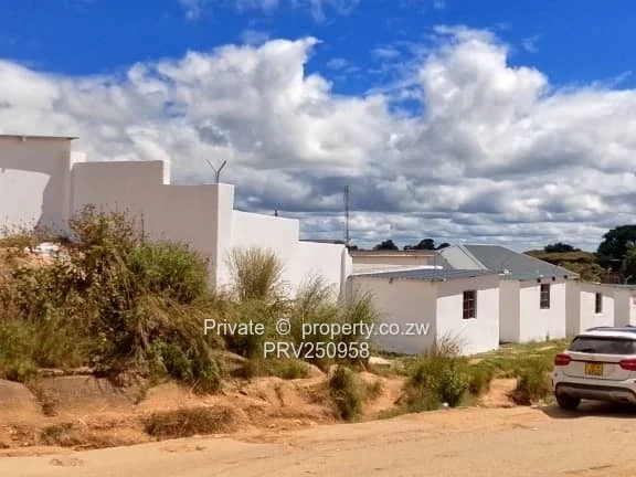 Walled White 14 m² Shop on Domboshawa Road