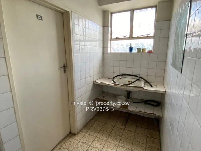 Thorngrove Warehouse/Workshop and Rooms Available (Sole Mandate)