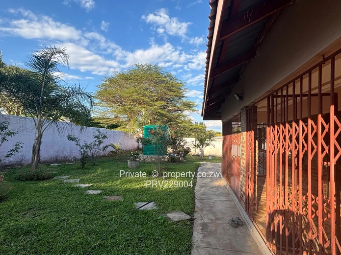 Chinhoyi Property For Rent!!!