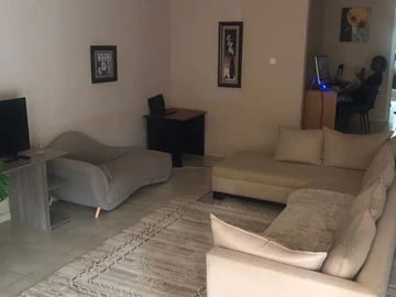 3 Bedroom Flat & Apartment