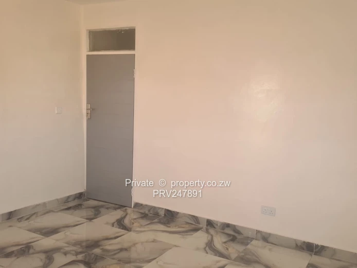 3-Bed Flat in Zimre Park – Borehole & Built-ins