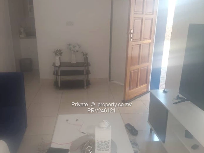Neat detached 1bed wing to let in Avondale West 