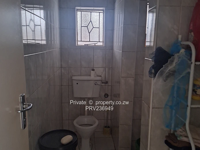 2 bed flat available 