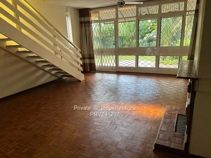 Duiplex Garden 2-Bedroom Unit in Avondale/Emerald Hill