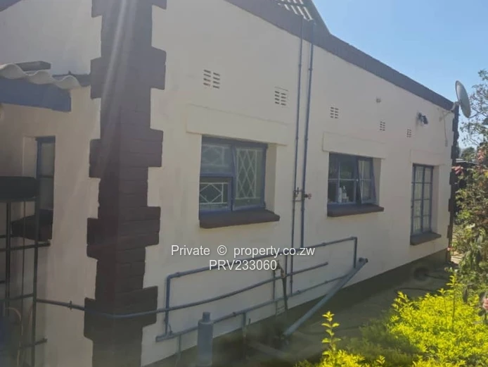 Neat detached bedsitter/flatlet to let in Avondale West 