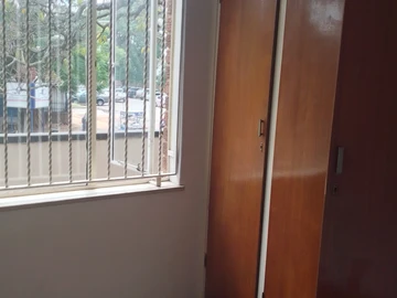 2 Bedroom Flat & Apartment