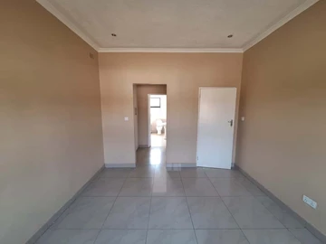 3 Bedroom Garden Flat