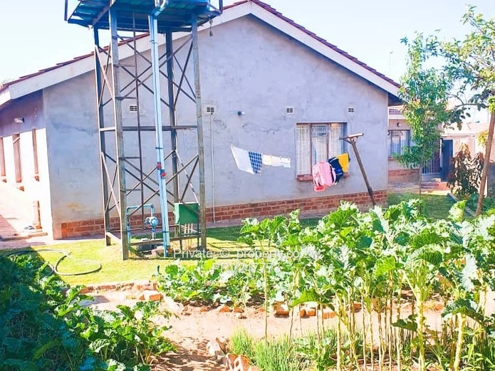 Spacious 4-Bedroom Family Home in Damofalls