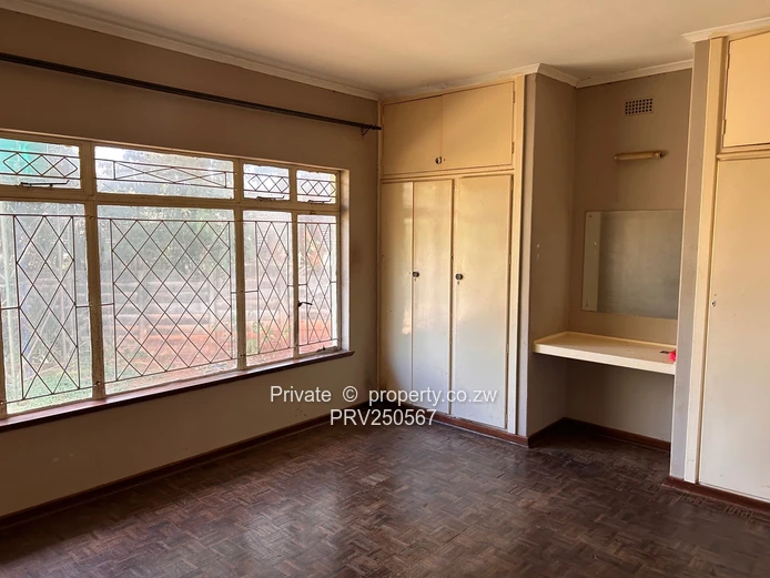 Spacious 4-Bed Greendale House with Fireplace & Garage