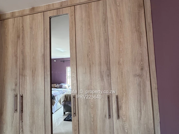 Neat fully furnished 4 bedroomed cottage to rent in Pomona (Sole Mandate)