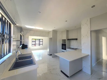 3 Bedroom Flat & Apartment