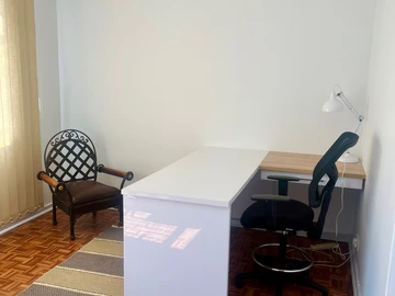 2 Bedroom Flat & Apartment