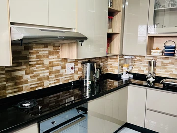 3 Bedroom Flat & Apartment