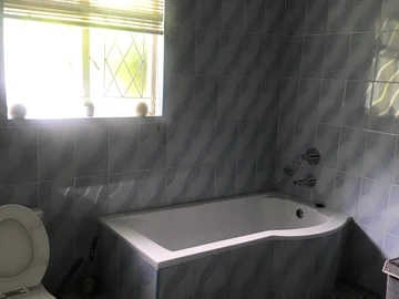 3 Bedroom Flat & Apartment