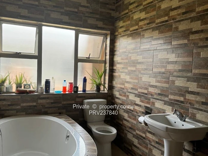 Arlington estate 4bedroomed house for sale 