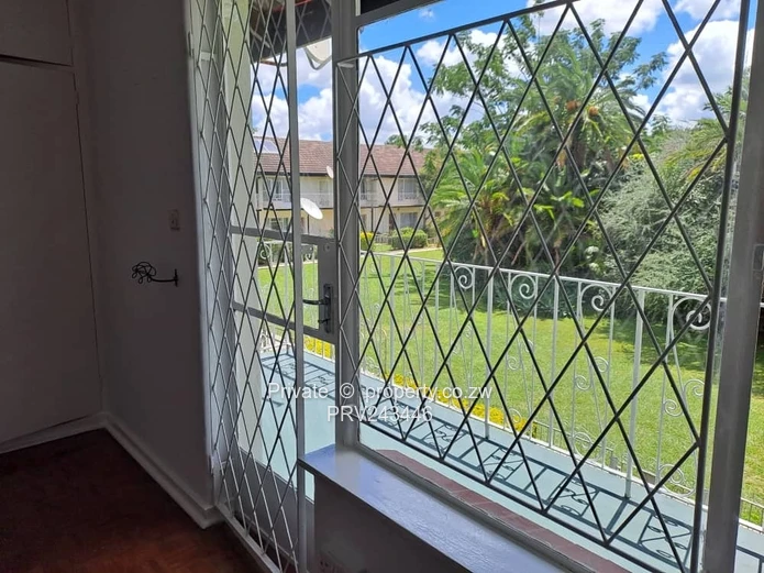 Neat 2 bed duplex garden flat for Rent