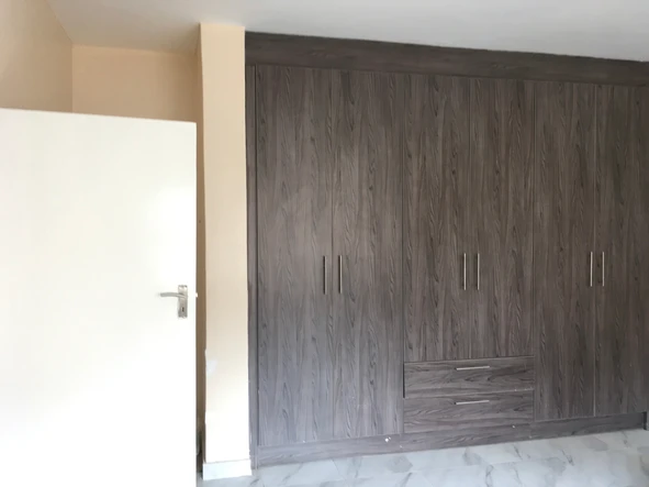 3 Bedroom Flat & Apartment