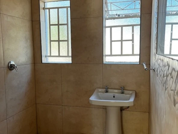 3 Bedroom Flat & Apartment