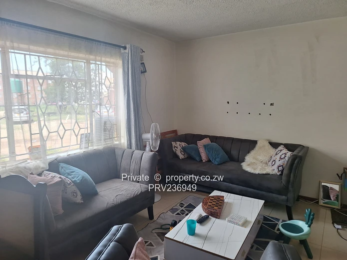 2 bed flat available 