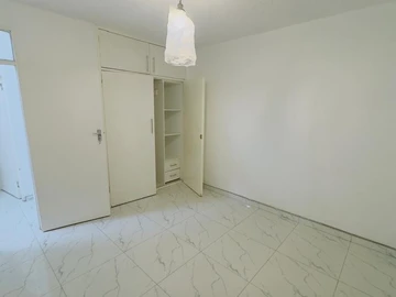 2 Bedroom Flat & Apartment