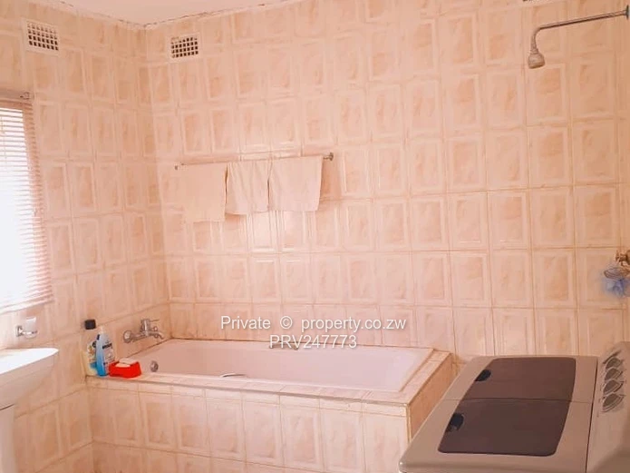 Spacious 4-Bedroom Family Home in Damofalls