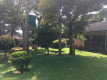 2 Bedroom Flat & Apartment