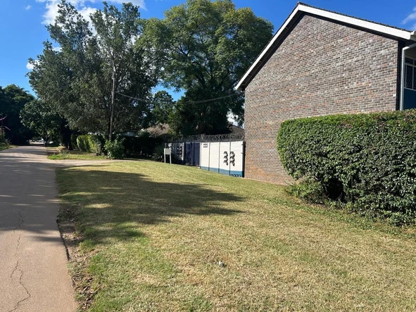 2 Bedroom Flat & Apartment