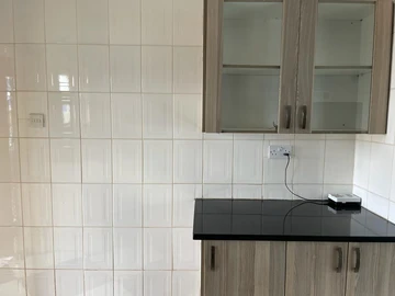 2 Bedroom Flat & Apartment