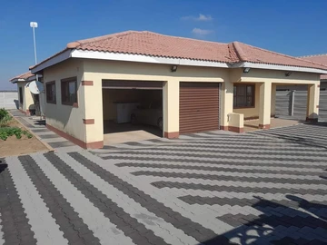 Elegant 4-Bedroom Home in Hopeville, Bulawayo