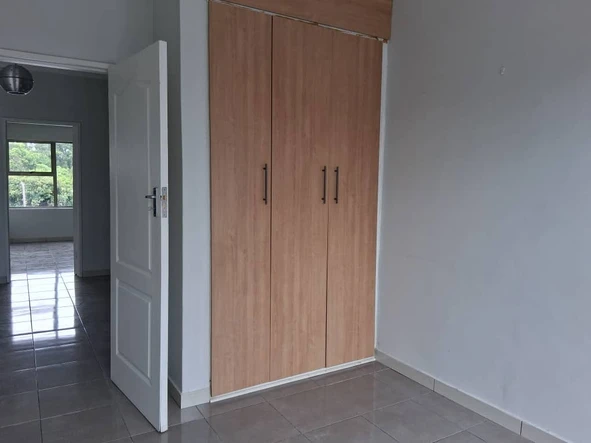 3 Bedroom Flat & Apartment