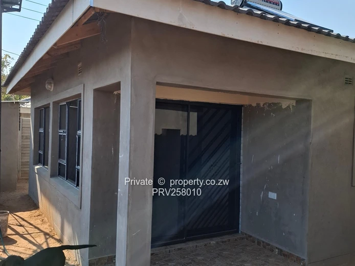 Freshly built cottage in Rockview Park to rent $400 plus deposit