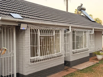 Modern One-Bedroom Cottage in Chisipite – Solar-Powered Comfort with 24/7 Water