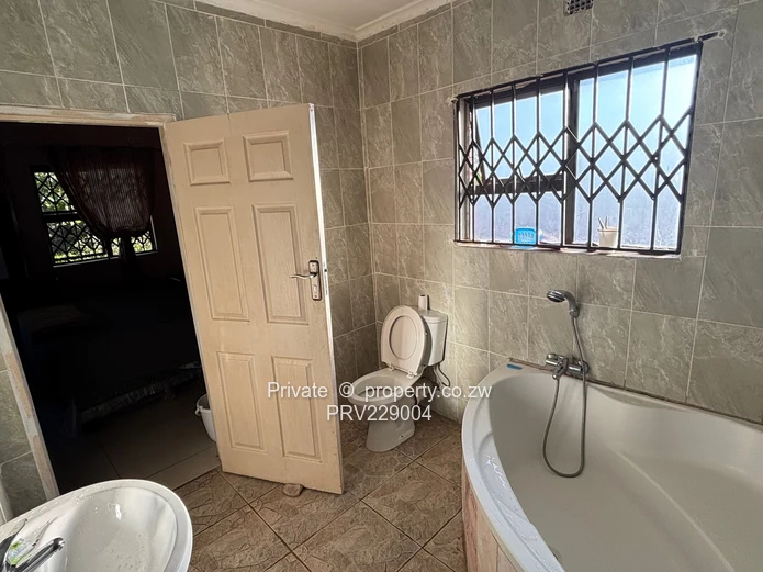 Chinhoyi Property For Rent!!!