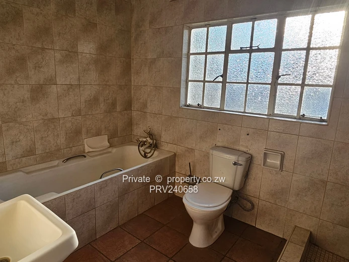 Spacious 6-Bedroom Dream Family Retreat with Stunning garden & Panoramic View