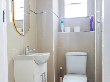 2 Bedroom Garden Flat