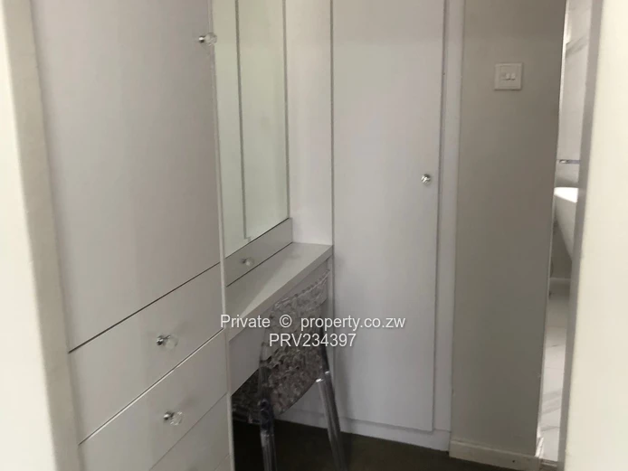 Beautifully Renovated Highlands Townhouse (With Modern Finishings) (Sole Mandate)