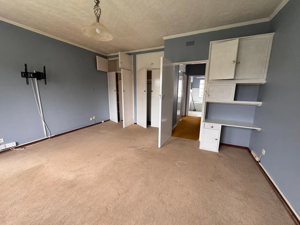 4 Bedroom Garden Flat