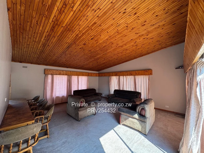 One bedroom cozey flat gunhill (Sole Mandate)