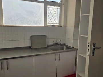 2 Bedroom Flat & Apartment