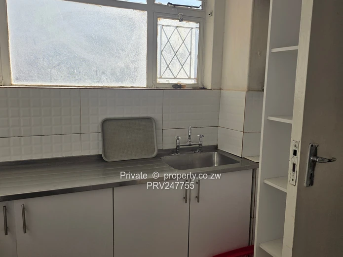Spacious 2 bedroom apartment near Greenwood Park