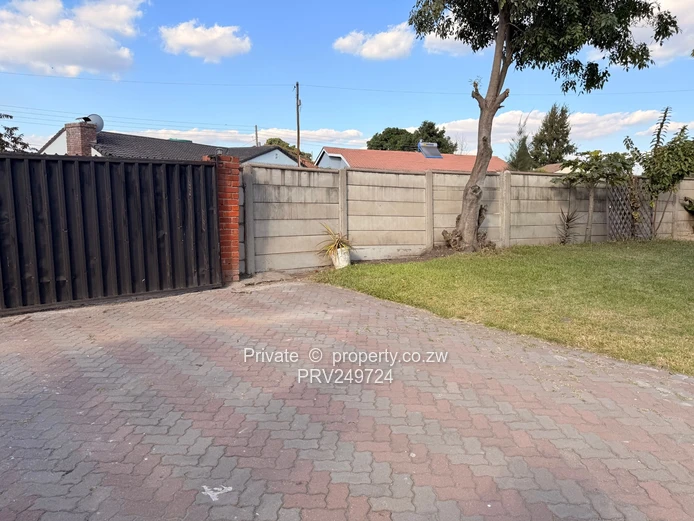 3 bedroomed house to rent in Msasa Park