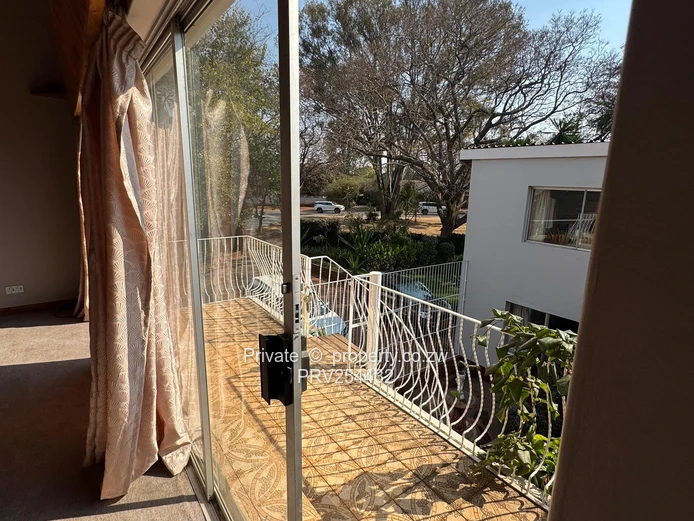 One bedroom cozey flat gunhill (Sole Mandate)