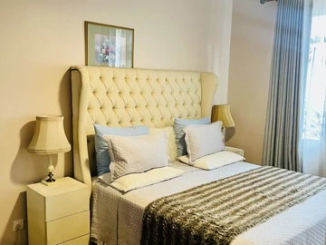 3 Bedroom Flat & Apartment