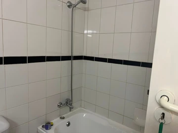 2 Bedroom Flat & Apartment