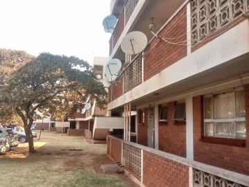 2 Bedroom Flat & Apartment