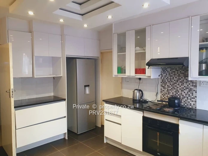 Elegant 3-Bedroom Home with Borehole for Rent in Damofalls!