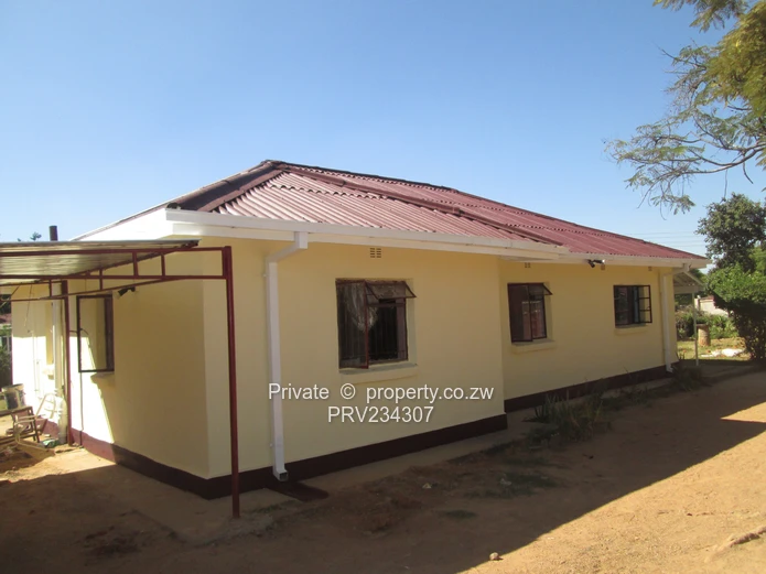 Queensdale Main House $570 (Sole Mandate)